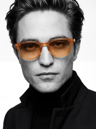 پرامپت عکاسی با نانو بنانا جمینای : Ultra-realistic studio portrait of a man,… - تصویر 4، ساخته‌شده با نانو بنانا جمینای