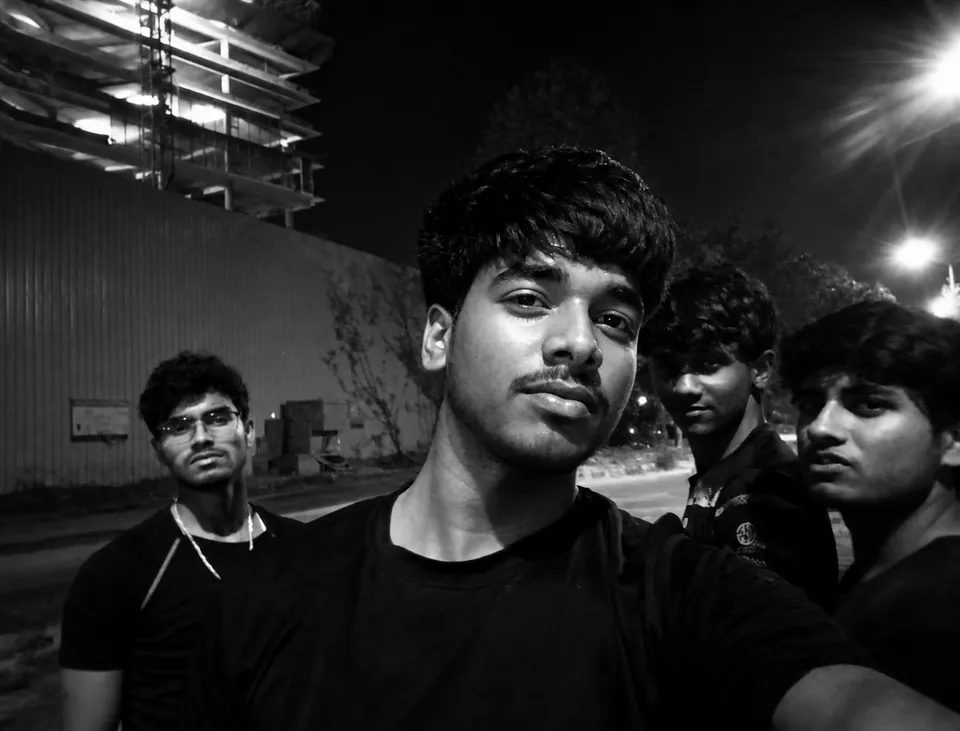 پرامپت عکاسی با چت جی پی تی GPT Image : Create a hyper-realistic black and white… - ساخته‌شده با چت جی پی تی GPT Image
