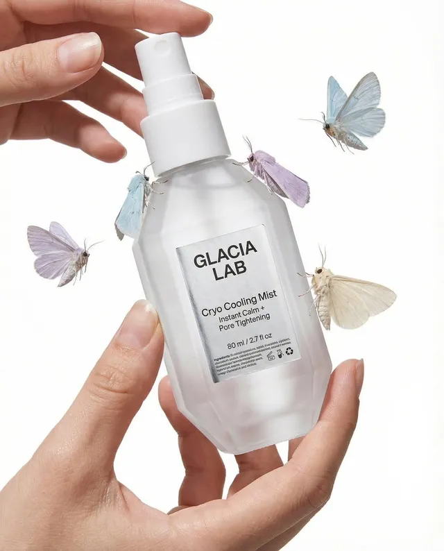 پرامپت محصول با نانو بنانا جمینای : A professional skincare shot of a product… - تصویر 3، ساخته‌شده با نانو بنانا جمینای